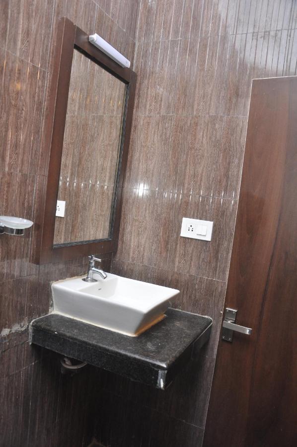 Hotel Temple City Papanasam Buitenkant foto