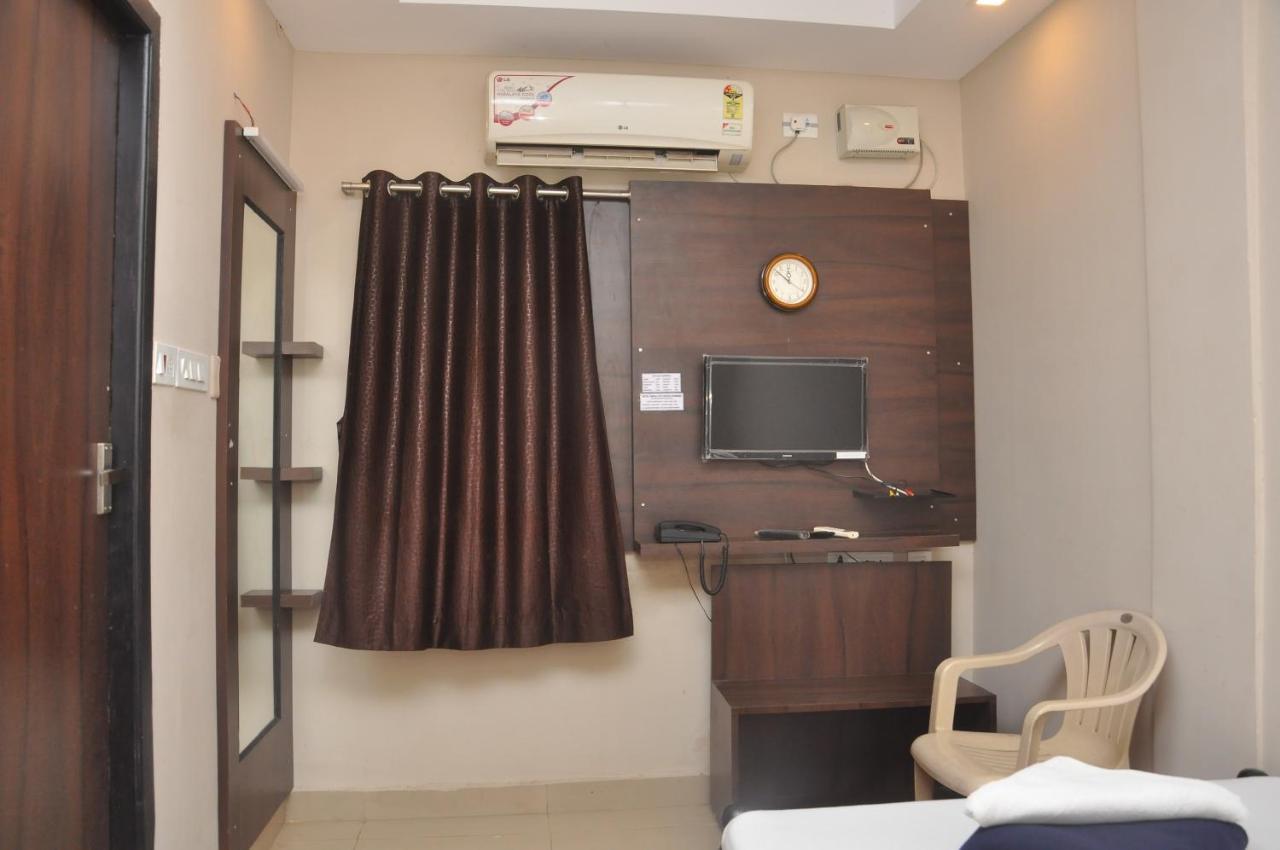 Hotel Temple City Papanasam Buitenkant foto